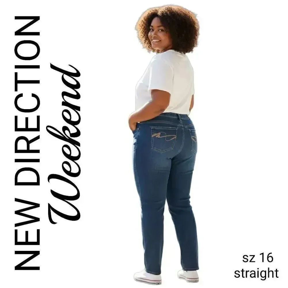 New Directions Weekend Rhinestone Sequin Embroidered Pocket Straight Blue Jeans